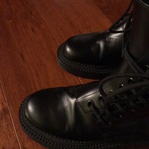 Burberry lace-up boots. Made in Italy. Almost new.